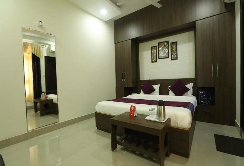 Oyo 10472 Hotel Queen 3