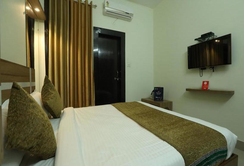 Oyo 10472 Hotel Queen 7