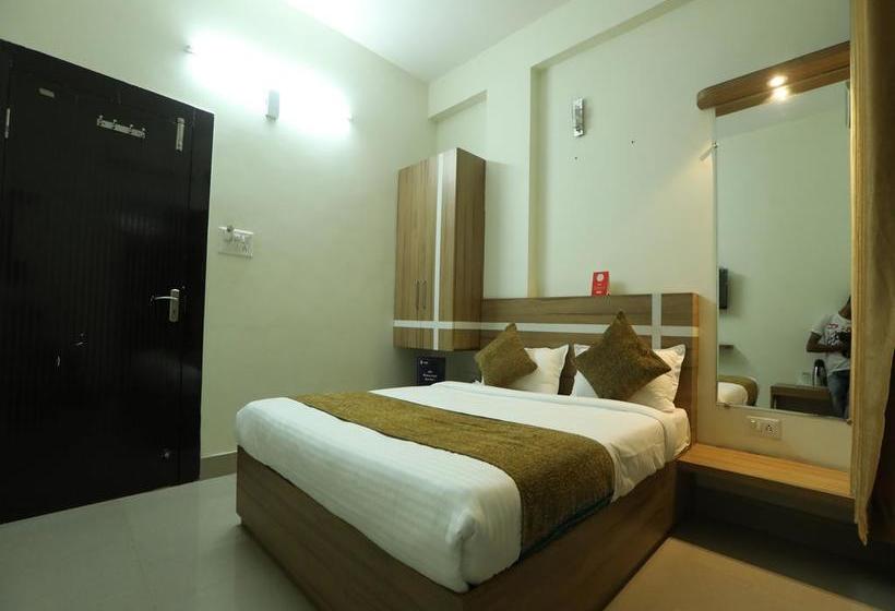 Oyo 10472 Hotel Queen 9