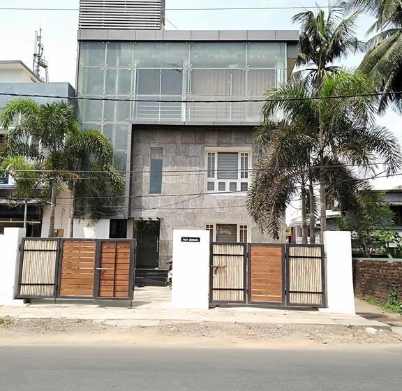 Hotel Palm Corniche Calicut