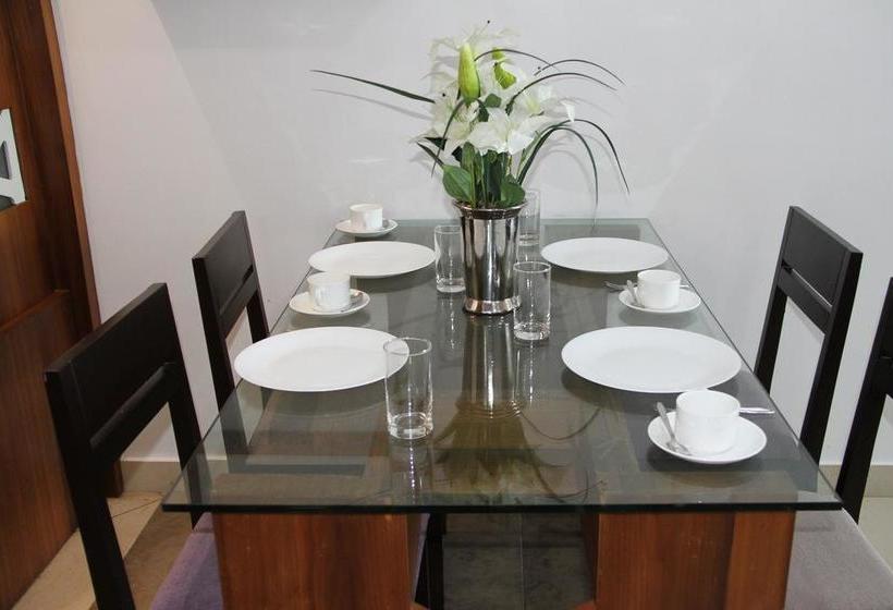 Hotel Palm Corniche 10