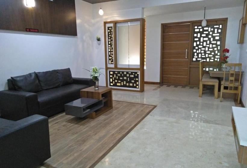 Hotel Palm Corniche 19