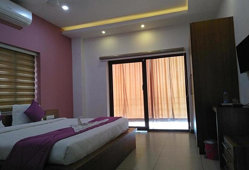 Hotel Palm Corniche 4