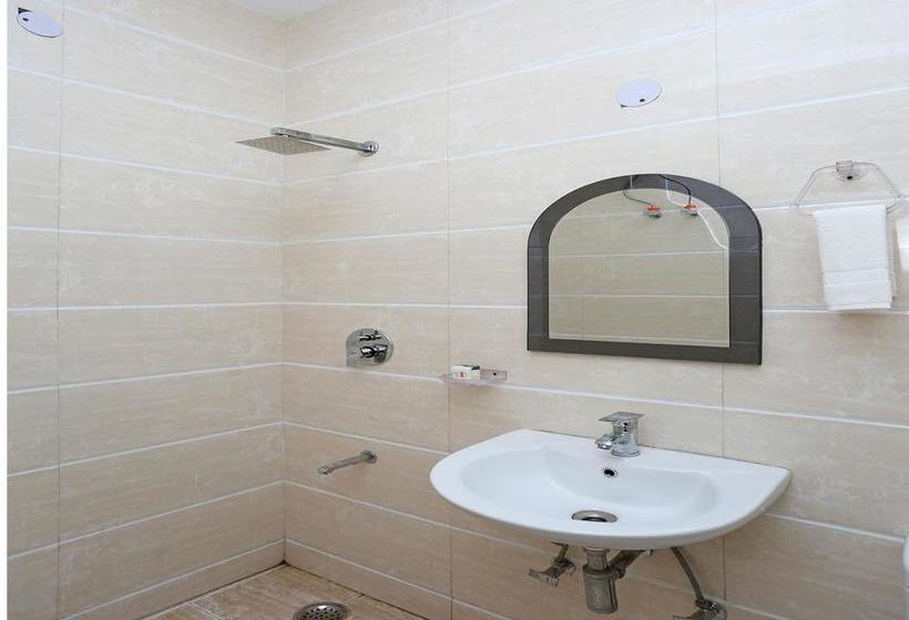 Hotel Oyo 11090 Maira Homes 11