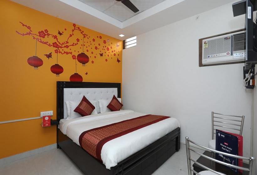Hotel Oyo 10916 Aashirwad Residency