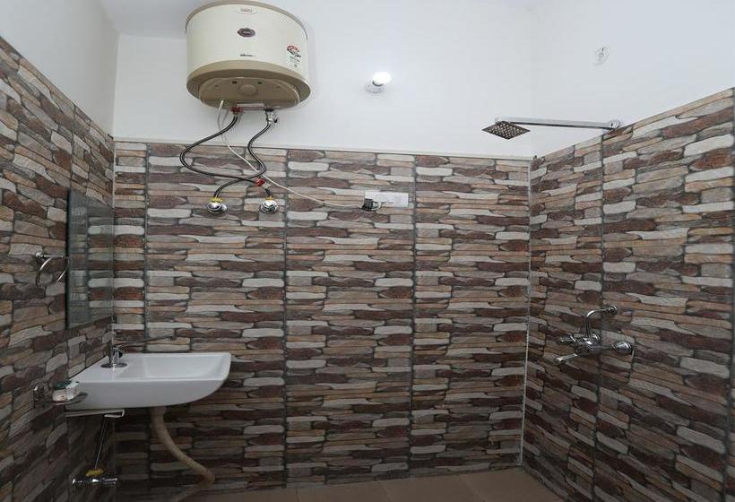 Hotel Oyo 10916 Aashirwad Residency 10