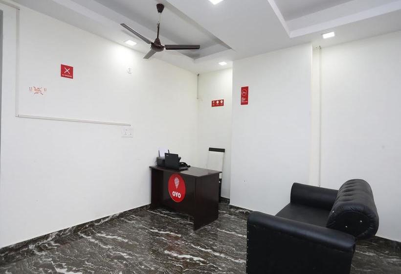 Hotel Oyo 10916 Aashirwad Residency 11
