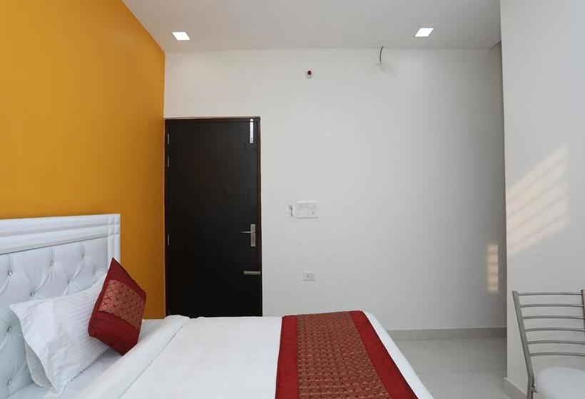 Hotel Oyo 10916 Aashirwad Residency 17