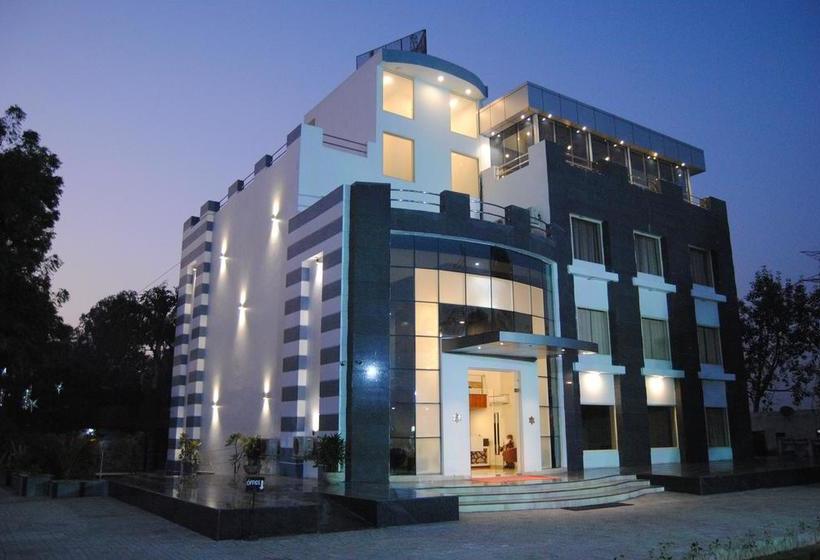 Resort Family Kingdom Haryana