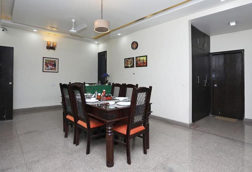 Hotel Oyo 10028 Lotus Panache 10