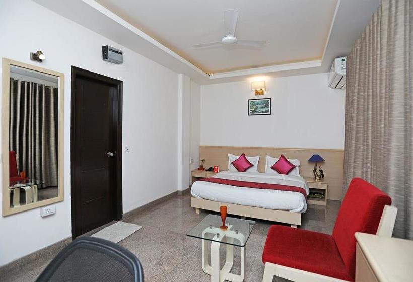 Hotel Oyo 10028 Lotus Panache 19