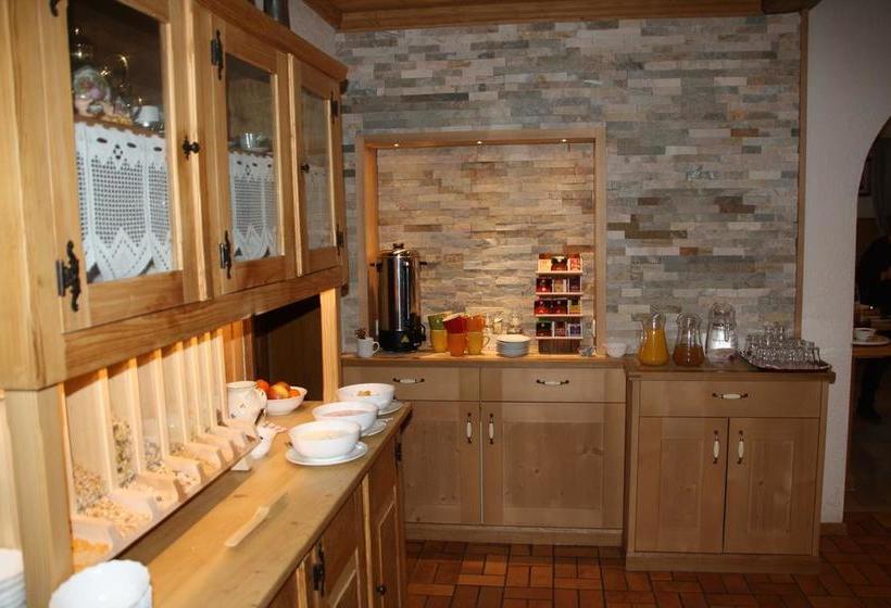 Hotel Pension Schusterpeter 18