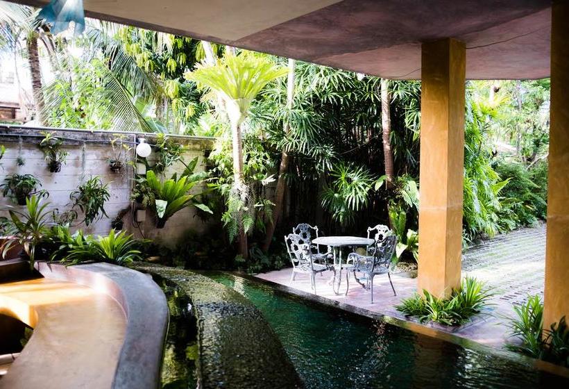 Resort The Weenee Boutique 12