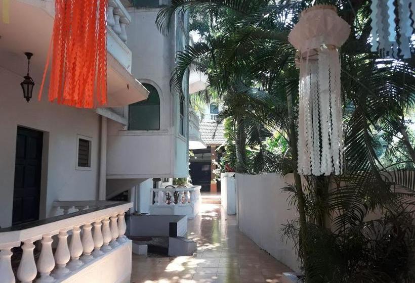 Hotel Ac Room @red Lions Calangute