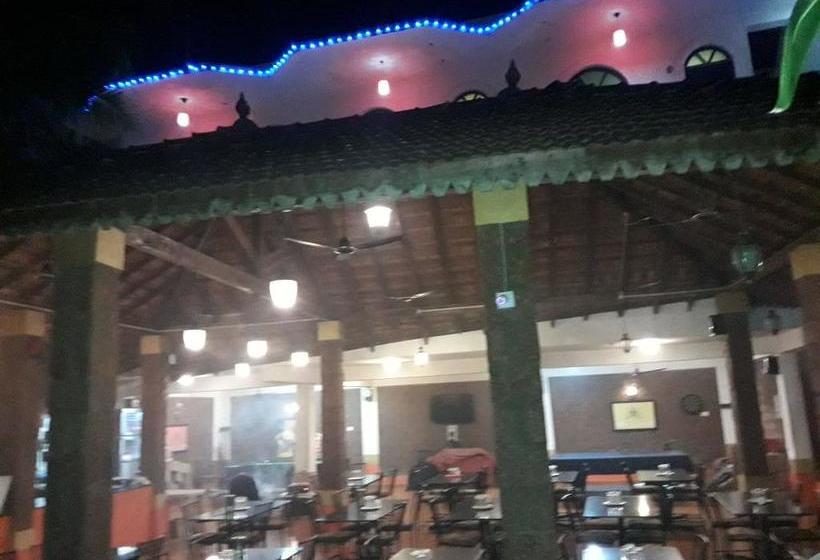 Hotel Ac Room @red Lions 1