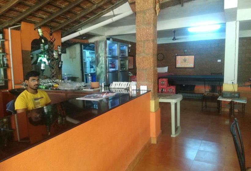 Hotel Ac Room @red Lions 11