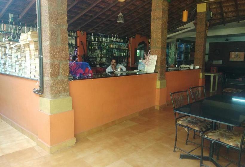 Hotel Ac Room @red Lions 12