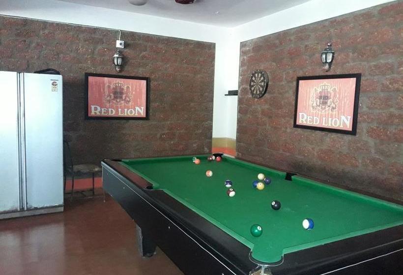 Hotel Ac Room @red Lions 4