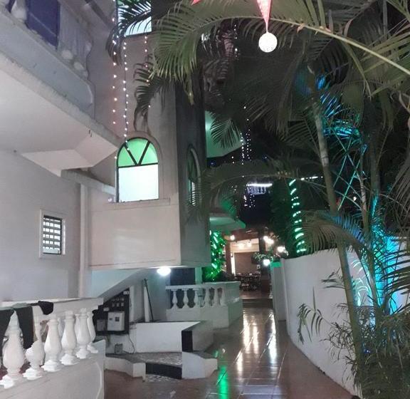 Hotel Ac Room @red Lions 6