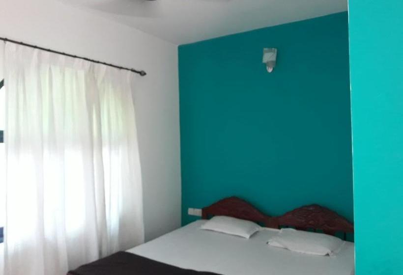 Hotel Ac Room @red Lions 7