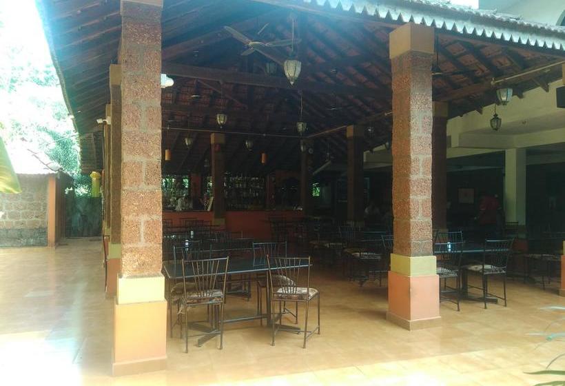 Hotel Ac Room @red Lions 8