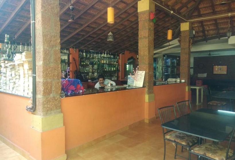 Hotel Ac Room @red Lions 9