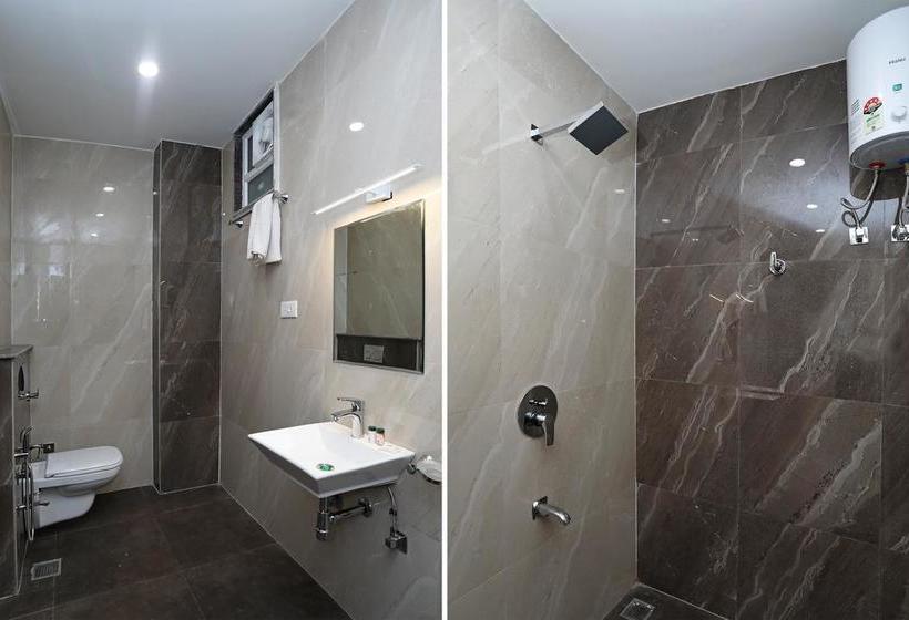 Oyo 11517 Hotel Eleven 43 11