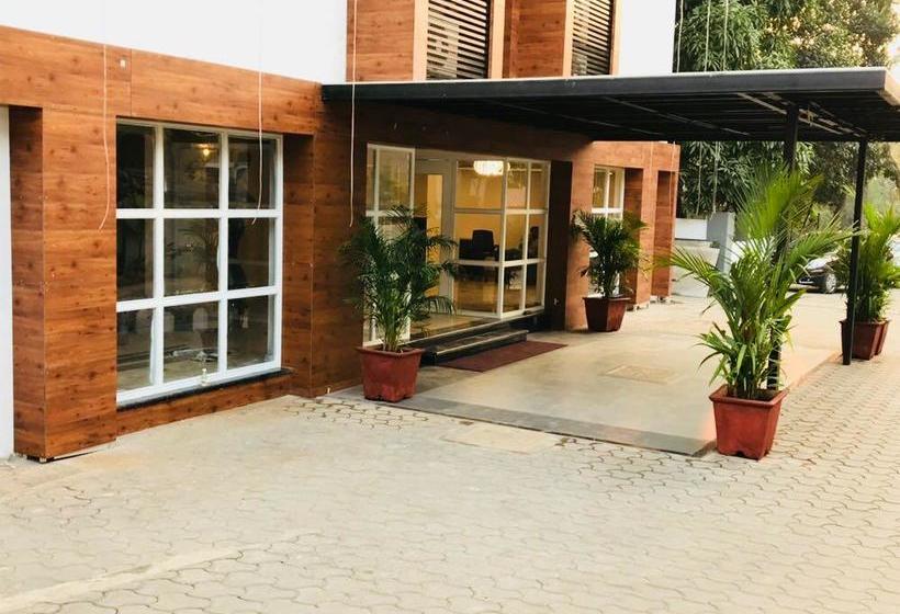 Hotel Golden Plateau 8