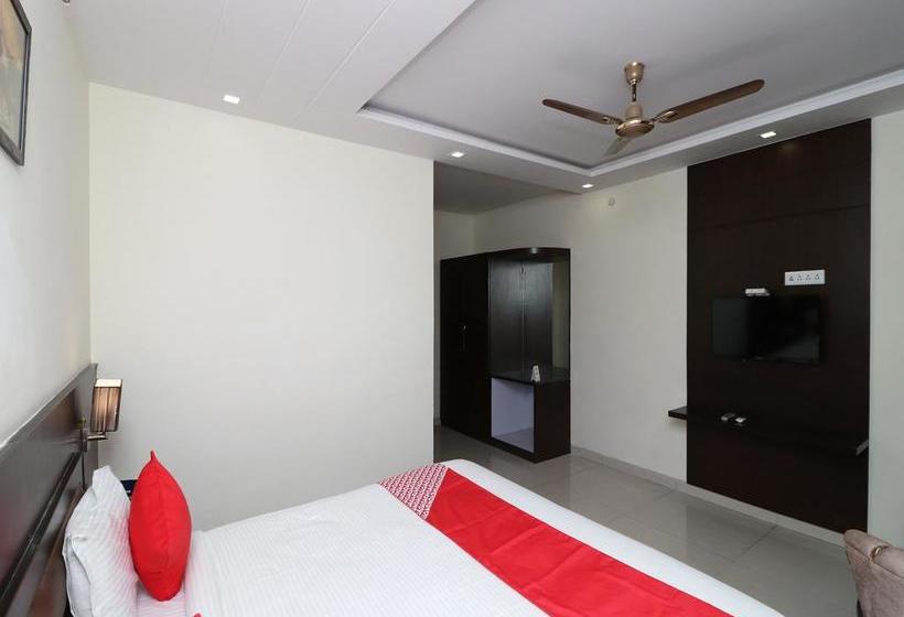 Hotel Oyo 13001 Ashoka De Grand 11