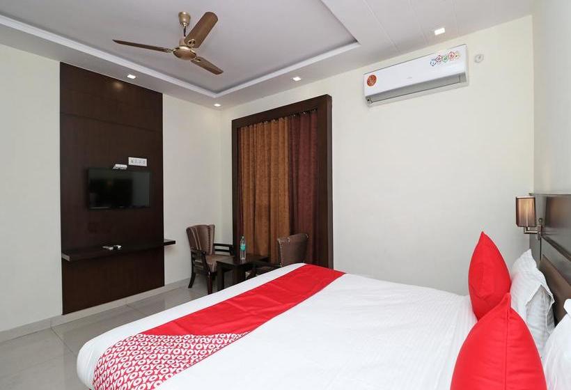 Hotel Oyo 13001 Ashoka De Grand 9