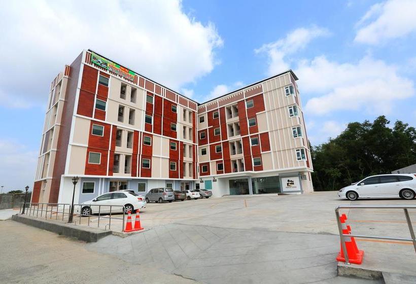 Hotel Triple Trees Pathum Thani Pathumthani