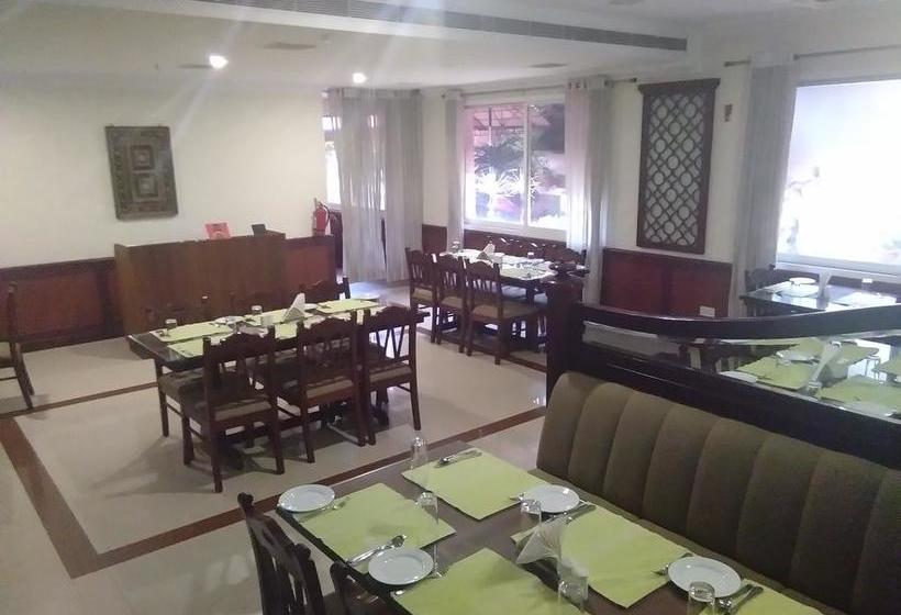 Hotel Raj Residency 3