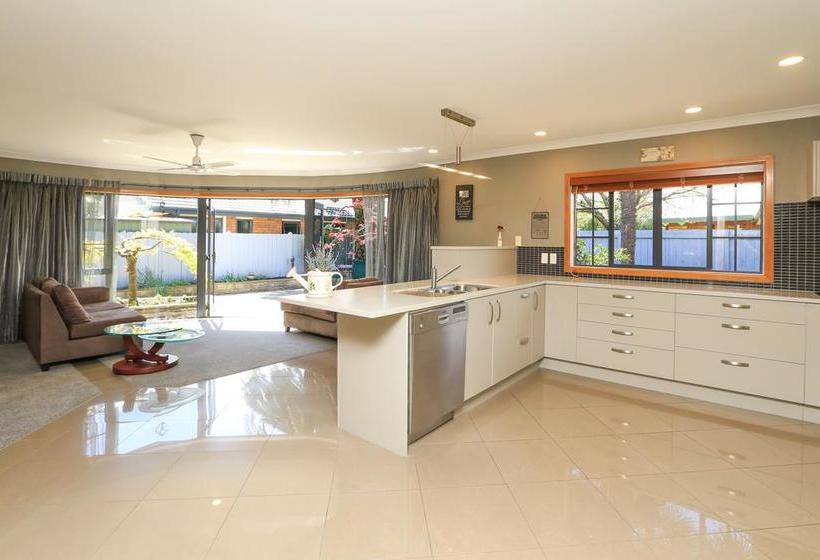 Bed and Breakfast Lovely Home To Stay Happy 5