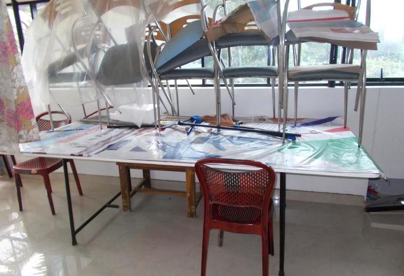 Hotel Lloyds Dormitory 14