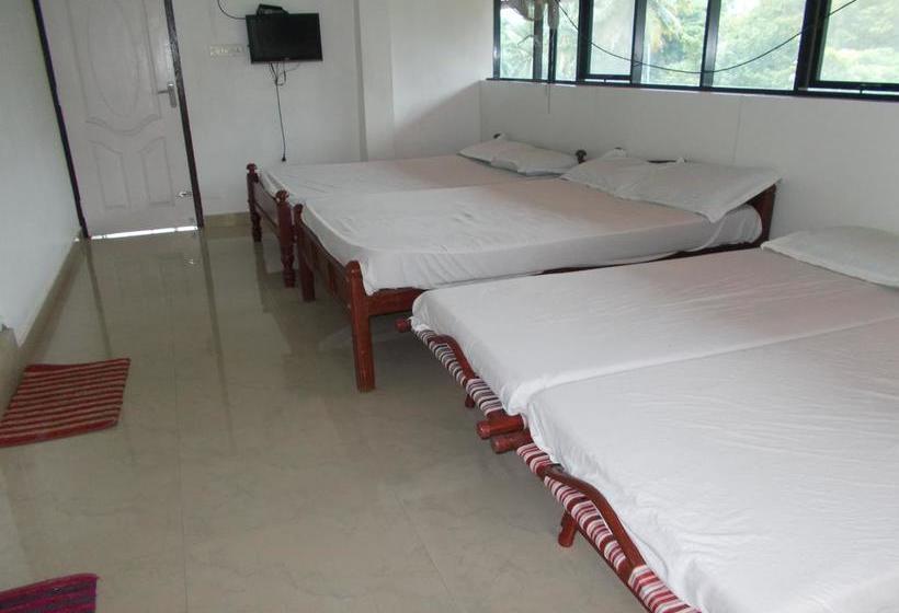 Hotel Lloyds Dormitory 16