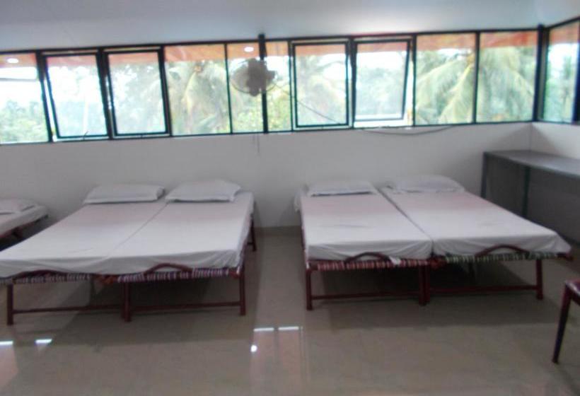 Hotel Lloyds Dormitory 2