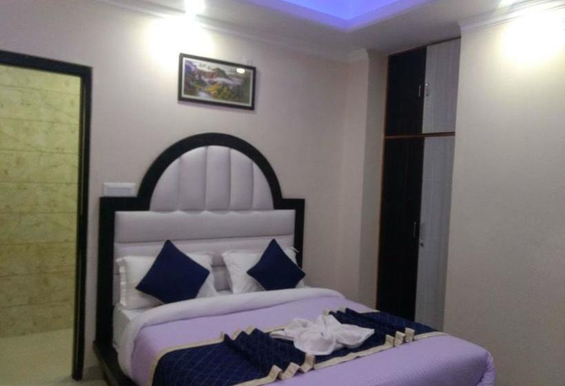 Hotel Uphill Courtyard On Hilltop 4 Km Mall Road 13