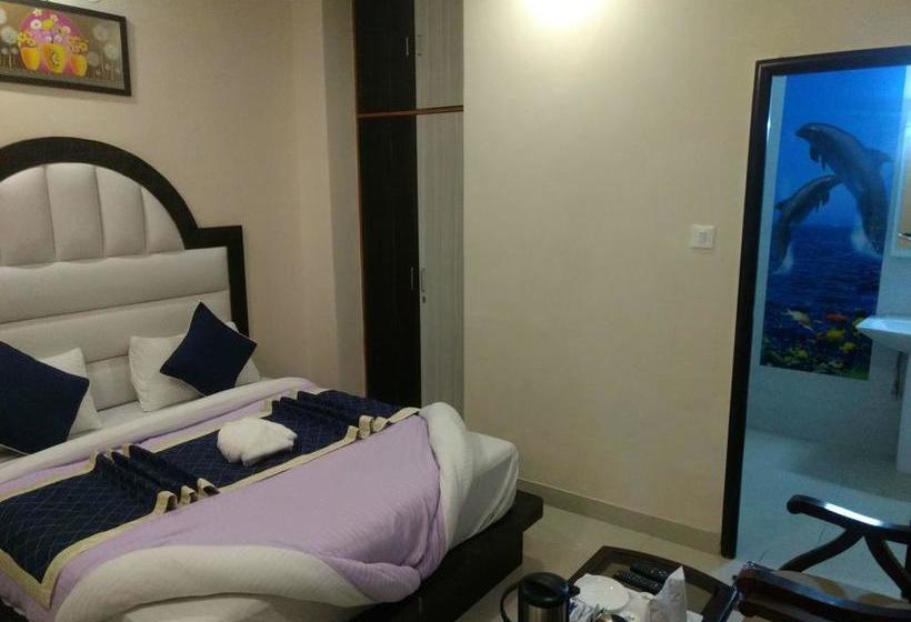 Hotel Uphill Courtyard On Hilltop 4 Km Mall Road 15