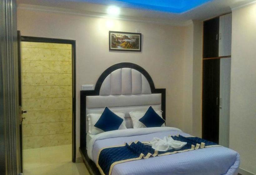 Hotel Uphill Courtyard On Hilltop 4 Km Mall Road 20