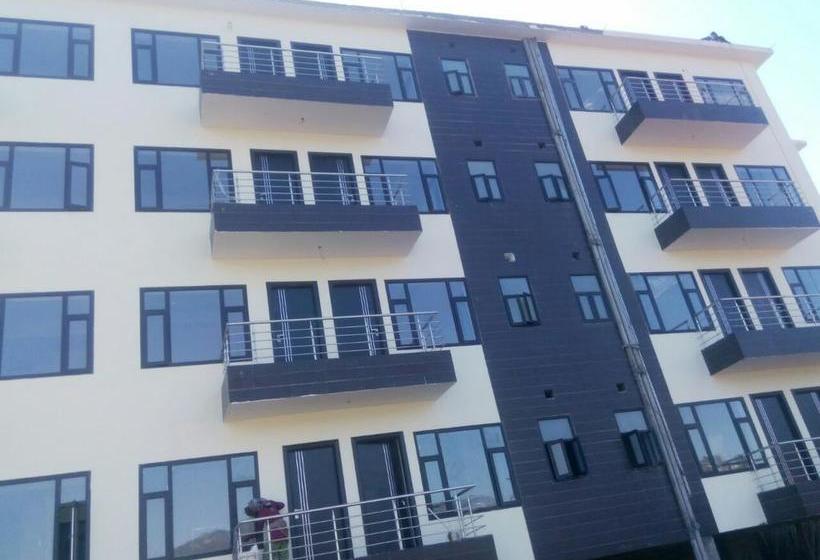 Hotel Uphill Courtyard On Hilltop 4 Km Mall Road 3