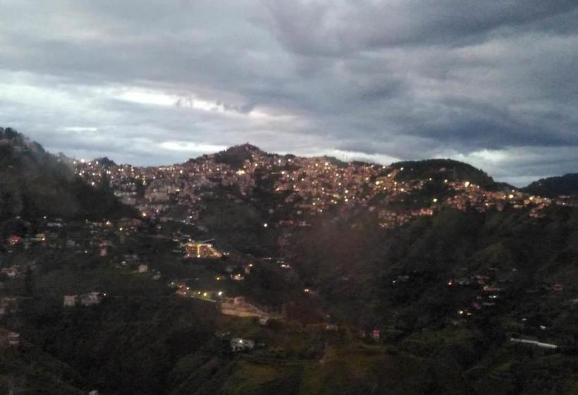 Hotel Uphill Courtyard On Hilltop 4 Km Mall Road 4