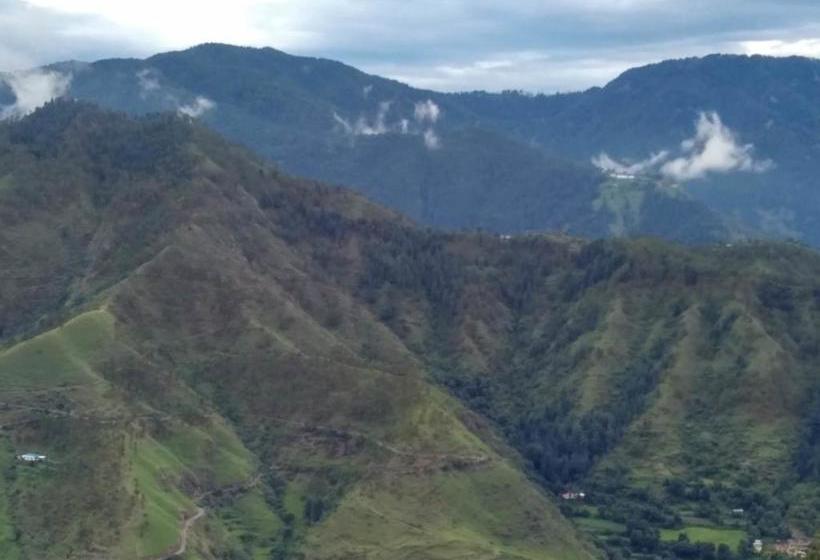 Hotel Uphill Courtyard On Hilltop 4 Km Mall Road 5