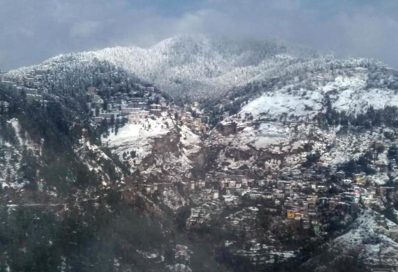 Hotel Uphill Courtyard On Hilltop 4 Km Mall Road 8