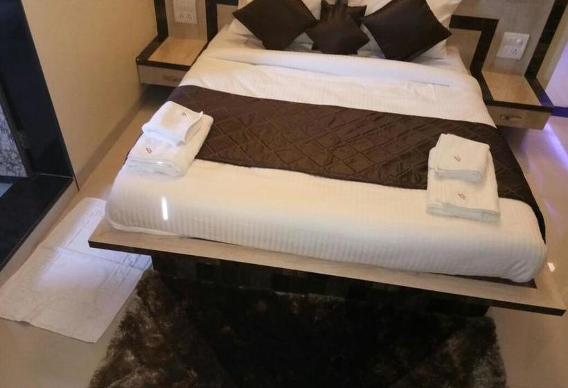 Hotel Oyo 11439 Shivanya Palace 11