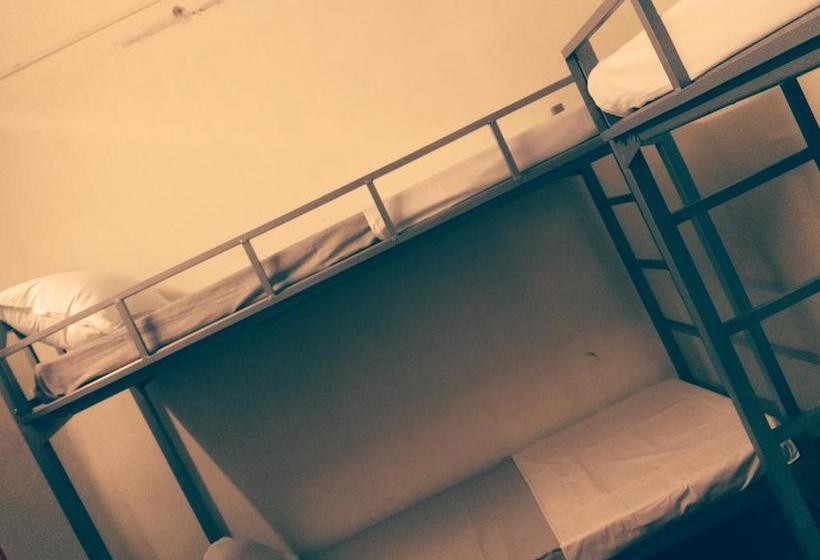 Calicut Backpackers Vintage Hostel 5