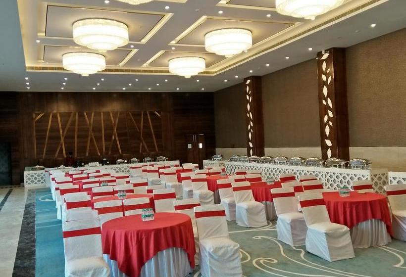 Hotel Saffron Crest 4