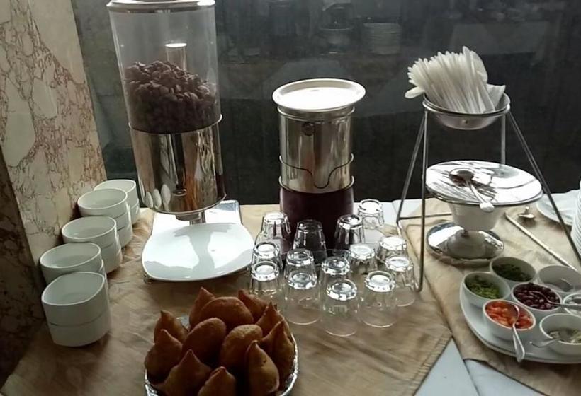 Hotel The Prabha International 18