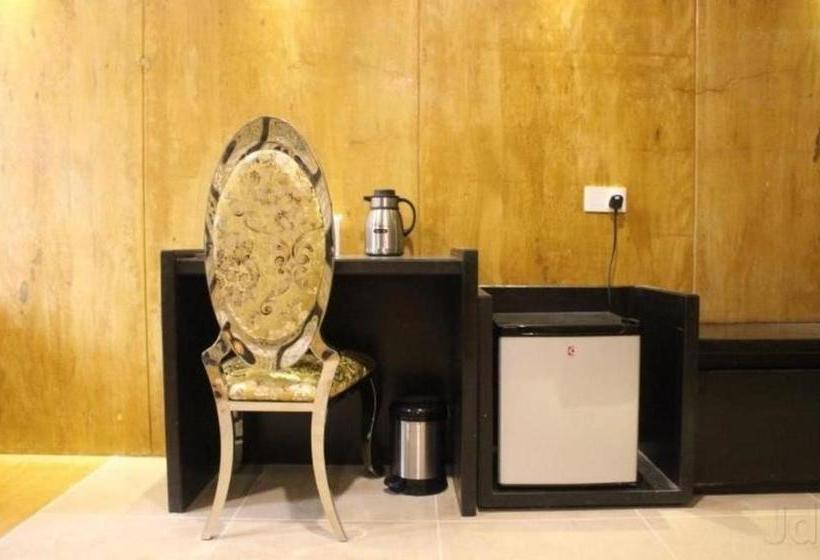 Hotel The Prabha International 4