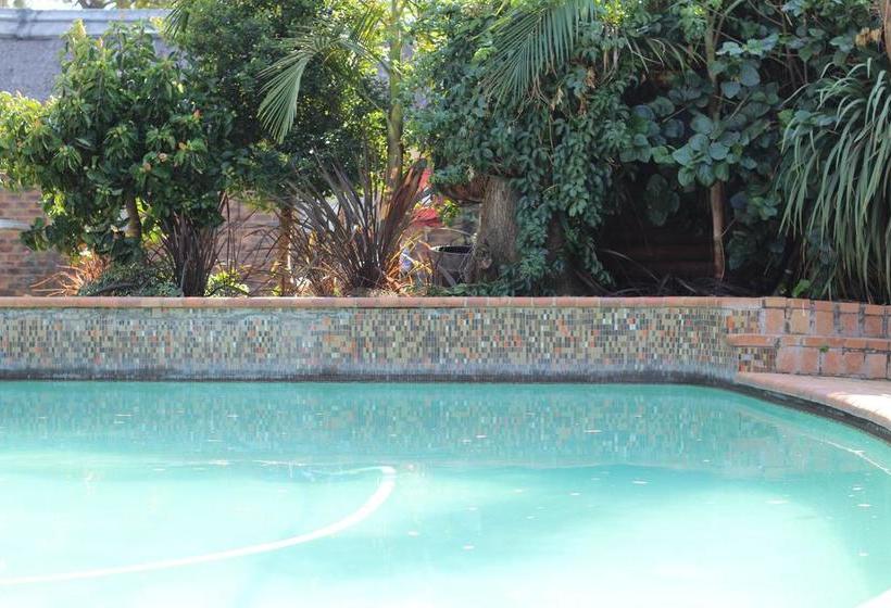 Hostel 1322 Backpackers Internasional 8