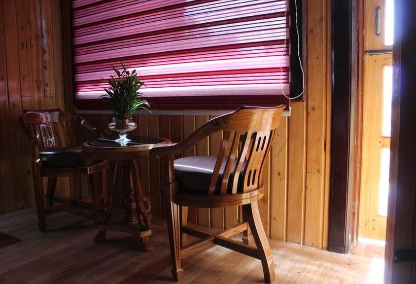 The Pahadi Organic Restaurant And Motel 3